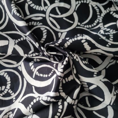 Pale Gray Overlapping Rings on Black  Batik Cotton - Fabulous! - Image 4