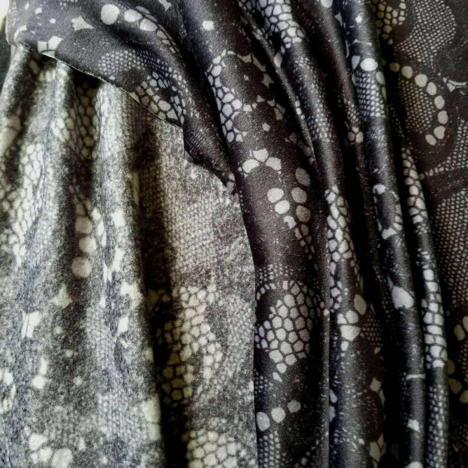 Black Lace SUPERSOFT Luxe Velour from Vera Wang! Stunning Lace Prints ...