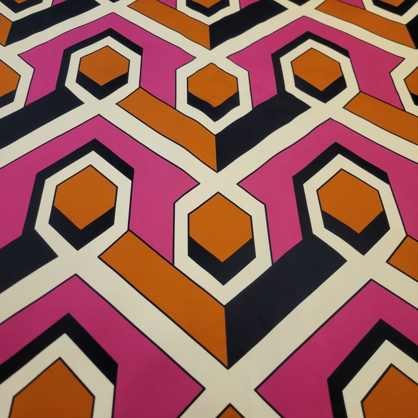 Retro Geometric Light-Medium Weight Cotton Sateen Shirting - Designer Overstock! - Image 4