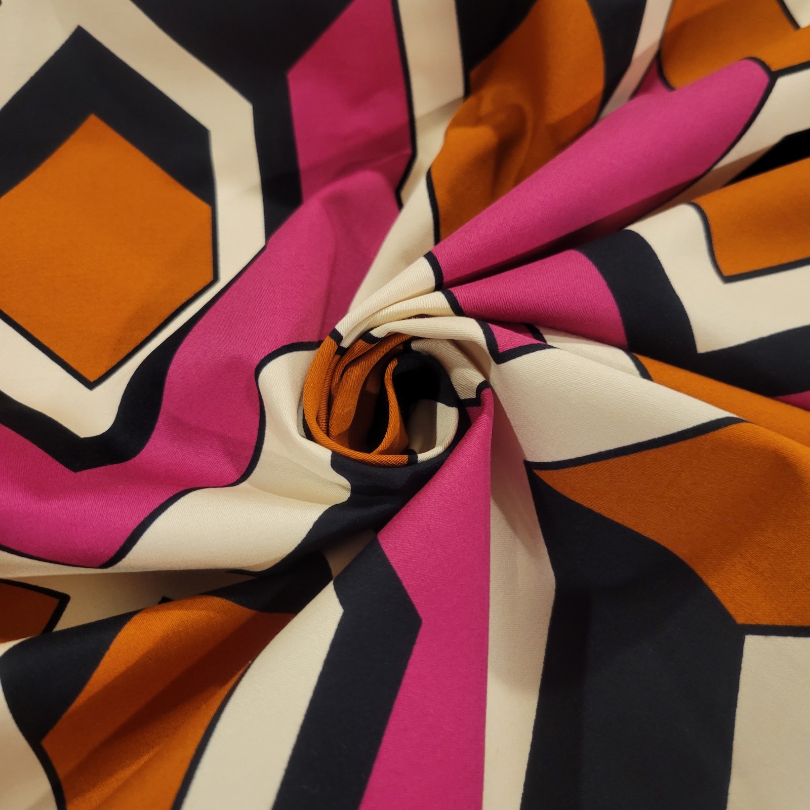 Retro Geometric Light-Medium Weight Cotton Sateen Shirting - Designer Overstock! - Image 5