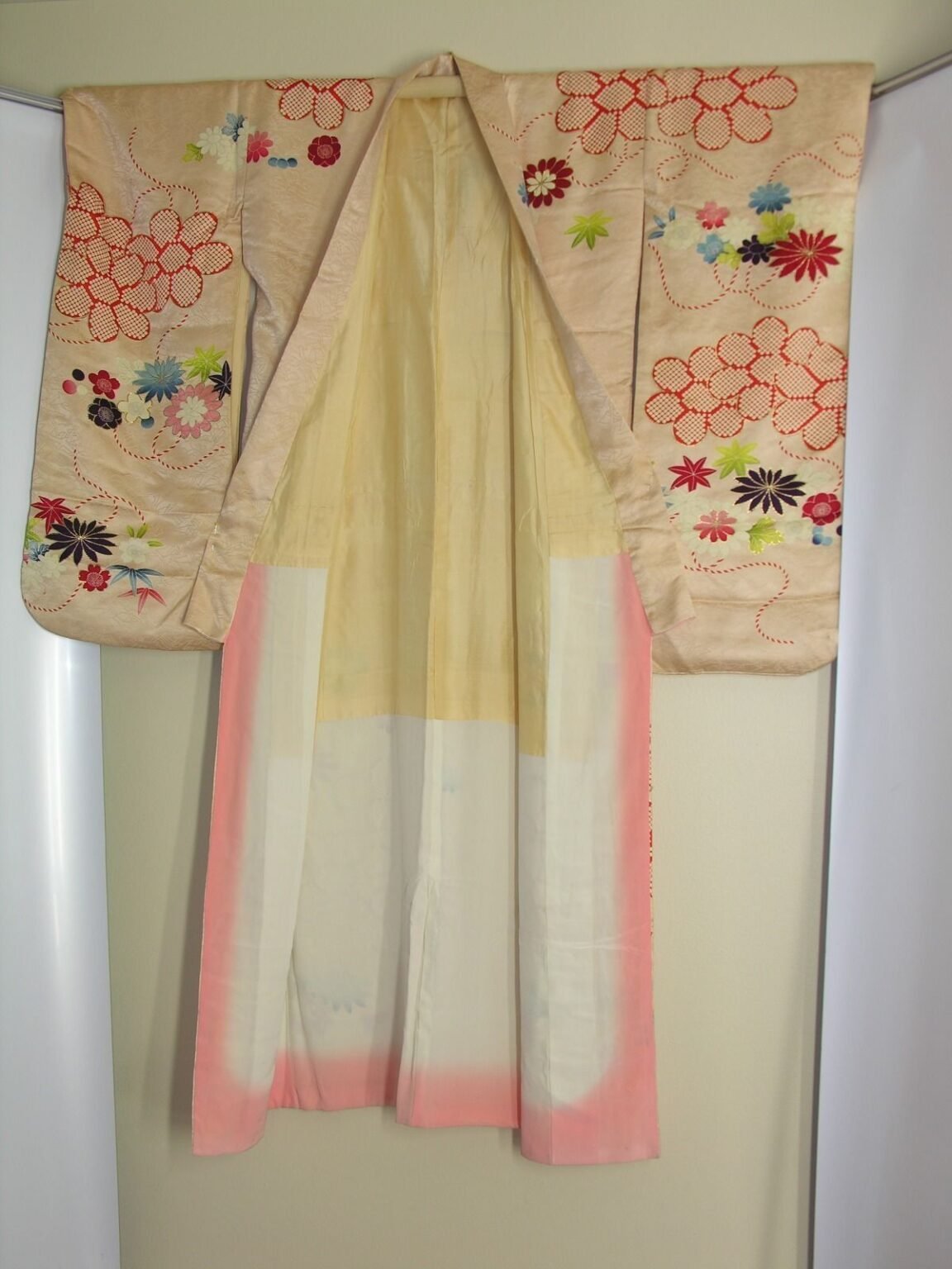 Vintage Woman's Fancy Kimono in Pink with Gold Thread - Beautiful Textiles