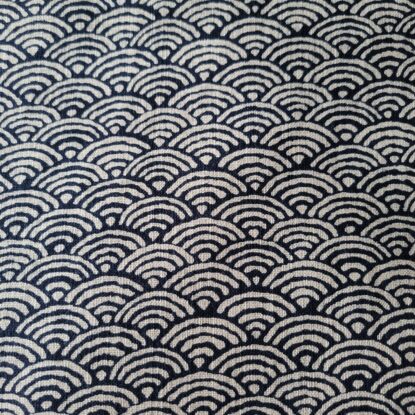 Waves in Beige/Navy REVERSES to Navy/White - Japanese Cotton Homespun LAST PIECE